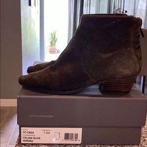 Vince Camuto Cinza Bootie